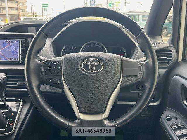 Toyota VOXY 2015-12 6915175-10