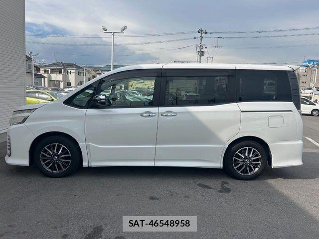 Toyota VOXY 2015-12 6915175-15