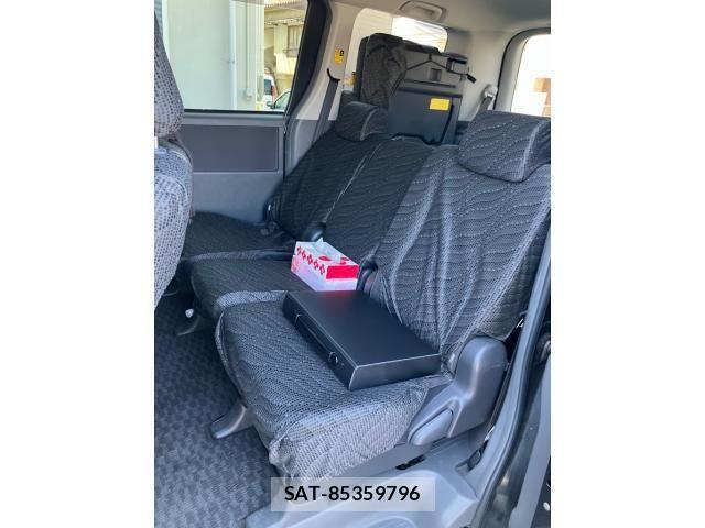 Toyota VOXY 2009-09 6915224-12