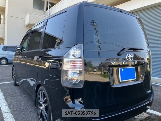 Toyota VOXY 2009-09 6915224-4