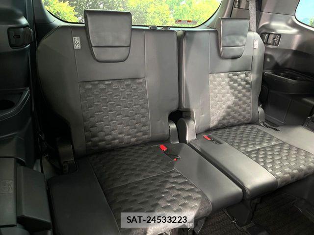 Toyota VOXY 2023-02 6915103-9