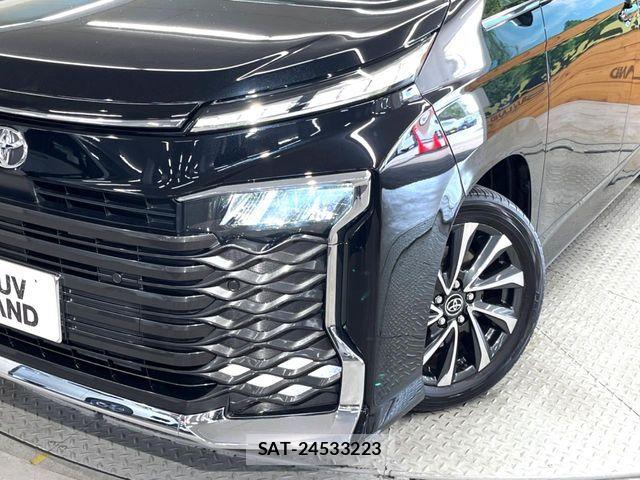 Toyota VOXY 2023-02 6915103-12