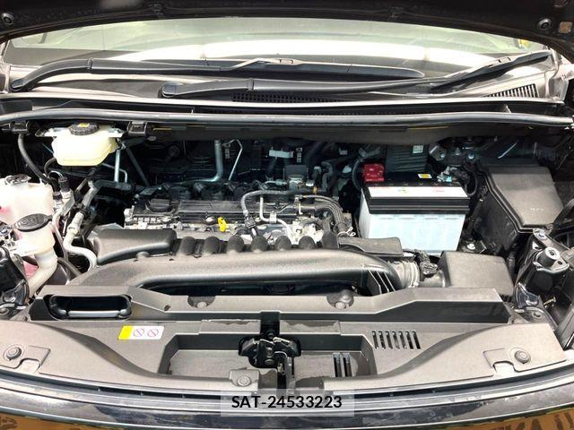 Toyota VOXY 2023-02 6915103-18