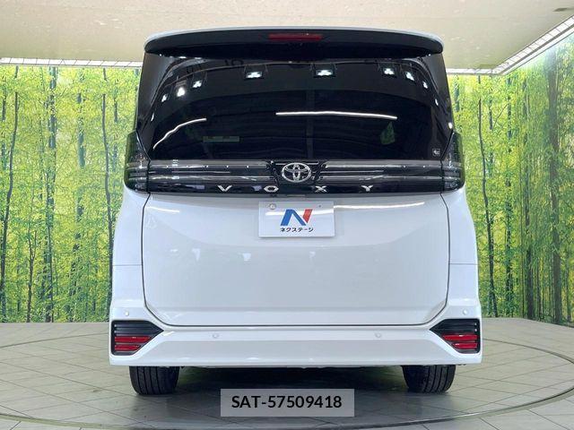 Toyota VOXY 2025-04 6915097-15