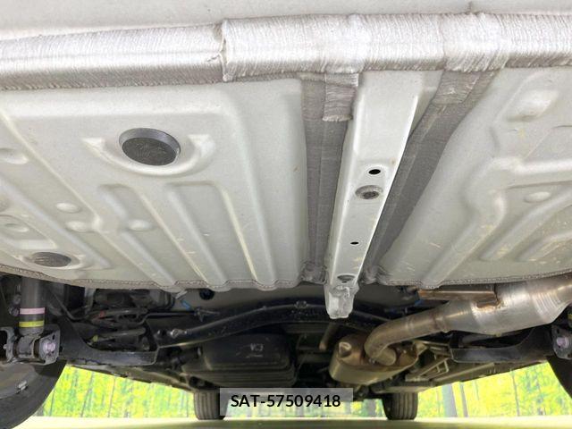 Toyota VOXY 2025-04 6915097-18