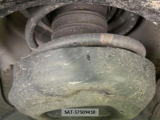 Toyota VOXY 2025-04 6915097-19