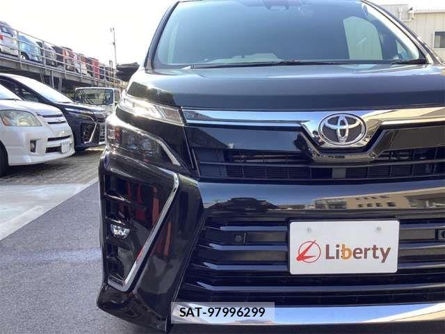 Toyota VOXY 2021-03 6915107-11