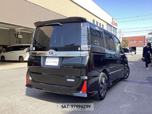 Toyota VOXY 2021-03 6915107-19