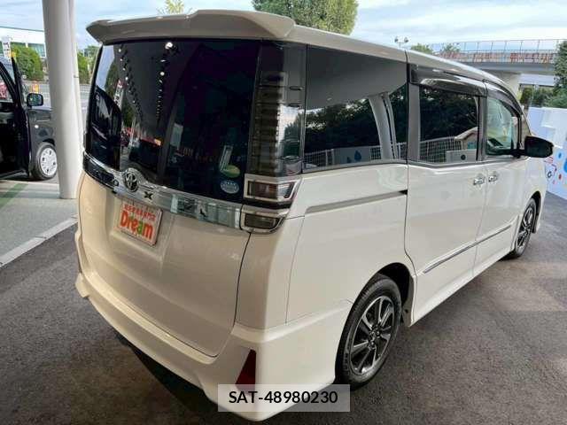 Toyota VOXY 2019-05 6915140-14