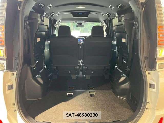 Toyota VOXY 2019-05 6915140-16
