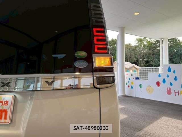 Toyota VOXY 2019-05 6915140-19