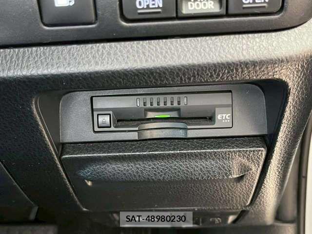 Toyota VOXY 2019-05 6915140-7