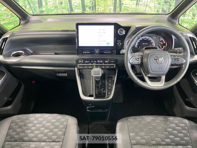 Toyota VOXY 2022-11 6915104-1