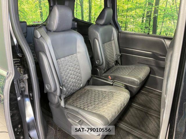 Toyota VOXY 2022-11 6915104-8