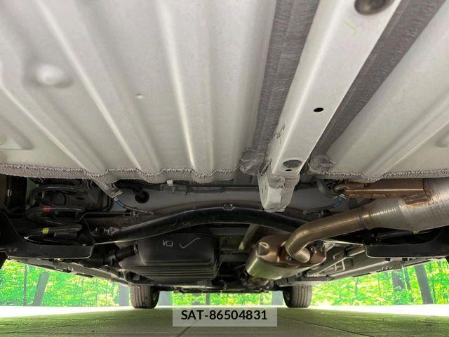 Toyota VOXY 2023-05 6915096-18