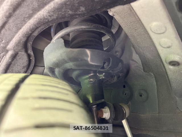 Toyota VOXY 2023-05 6915096-19