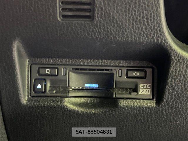 Toyota VOXY 2023-05 6915096-6