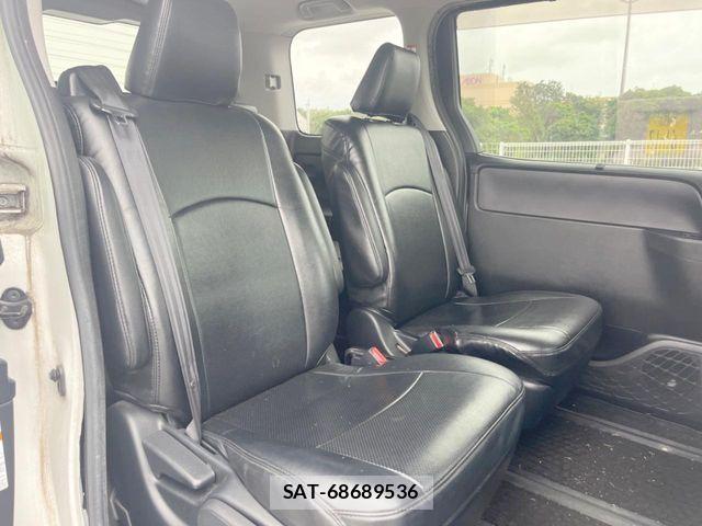 Toyota VOXY 2016-10 6919759-9