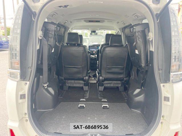 Toyota VOXY 2016-10 6919759-11
