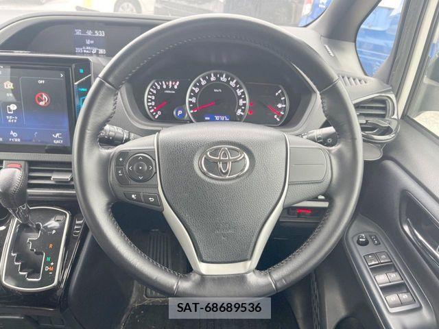 Toyota VOXY 2016-10 6919759-12