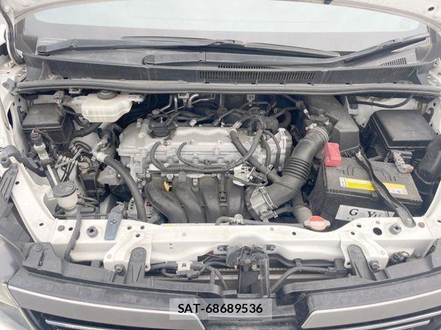 Toyota VOXY 2016-10 6919759-18