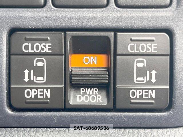 Toyota VOXY 2016-10 6919759-5