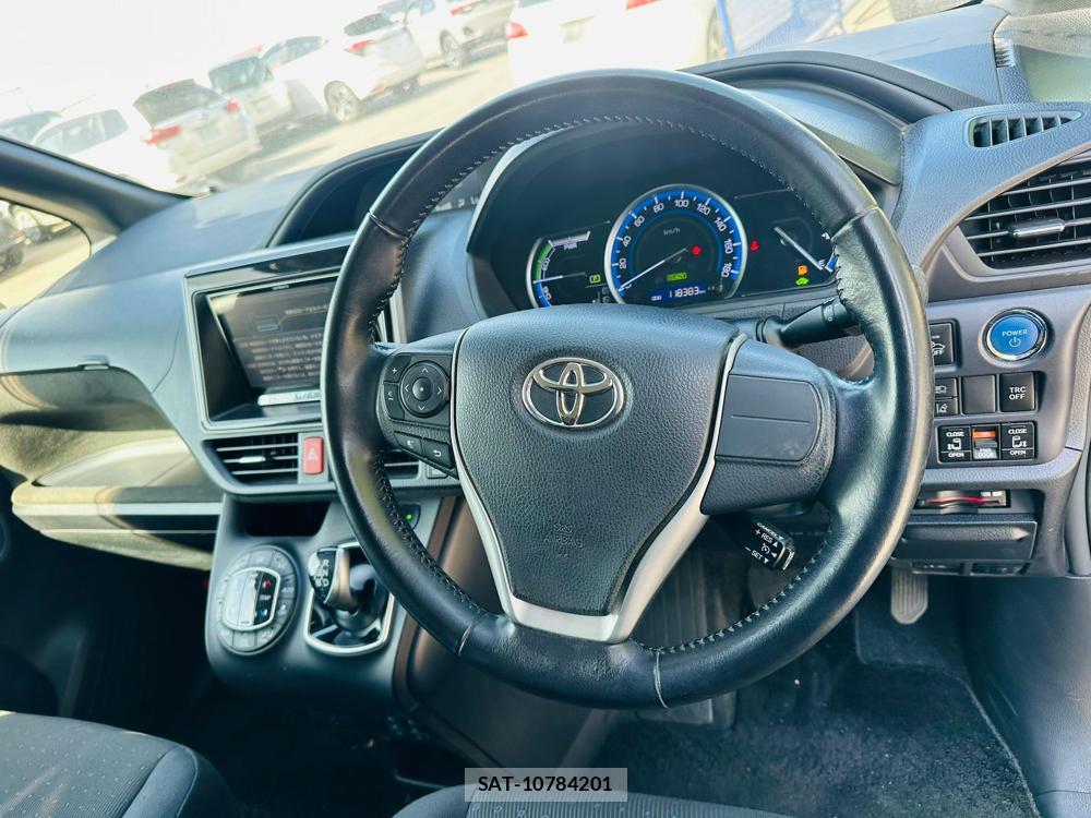 Toyota VOXY 2016 6804170-14
