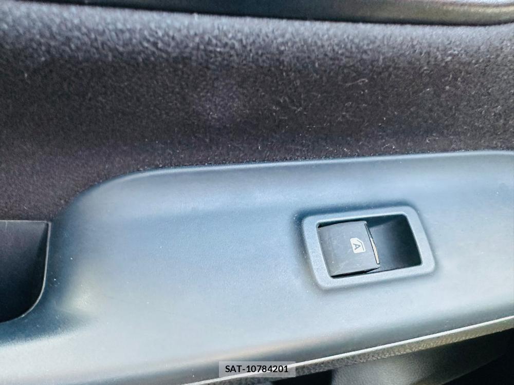 Toyota VOXY 2016 6804170-23
