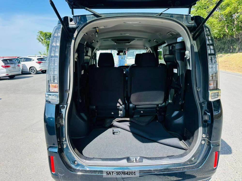 Toyota VOXY 2016 6804170-25