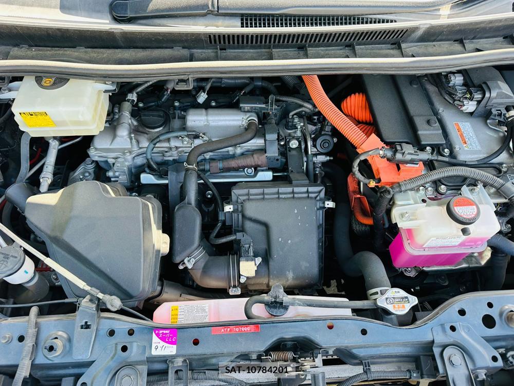 Toyota VOXY 2016 6804170-38