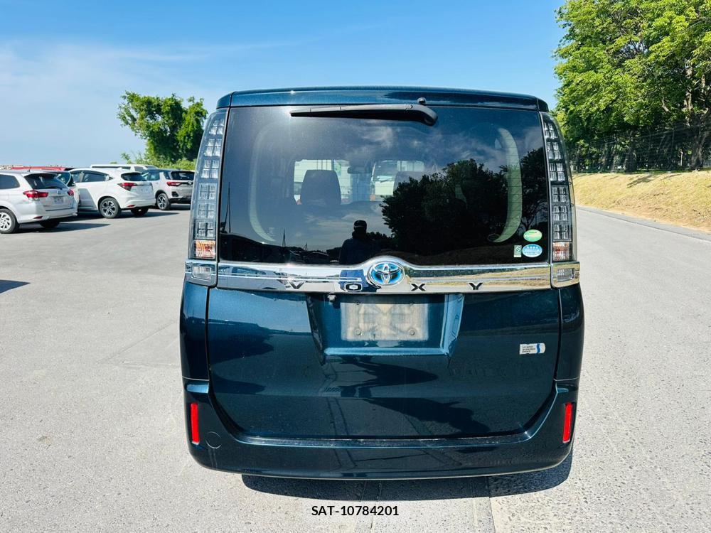 Toyota VOXY 2016 6804170-3