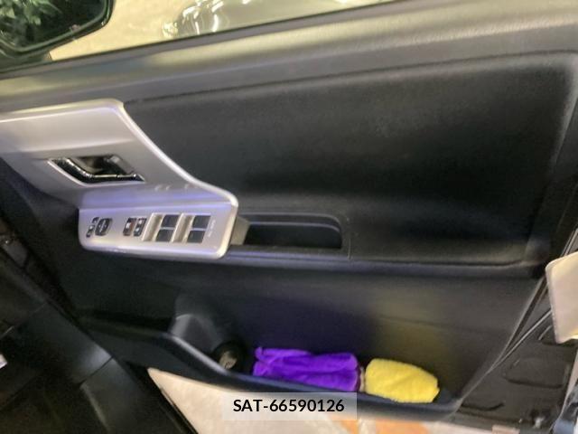Toyota VOXY 2011-09 6915214-11
