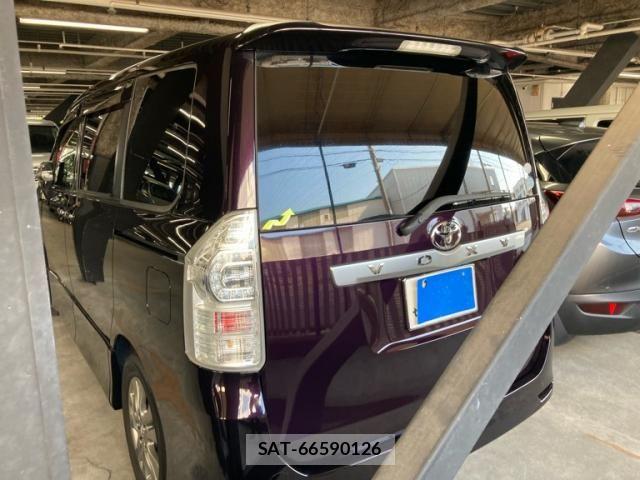 Toyota VOXY 2011-09 6915214-3