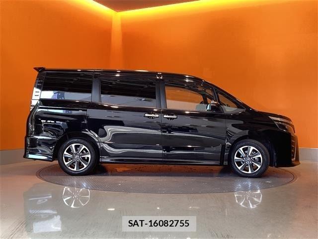 Toyota VOXY 2018-01 6915116-11