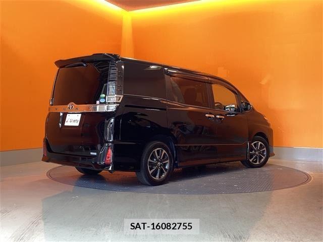 Toyota VOXY 2018-01 6915116-12