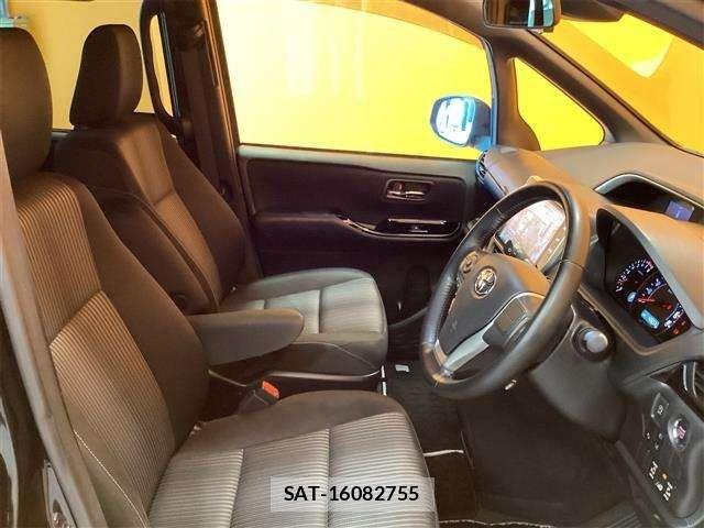 Toyota VOXY 2018-01 6915116-17