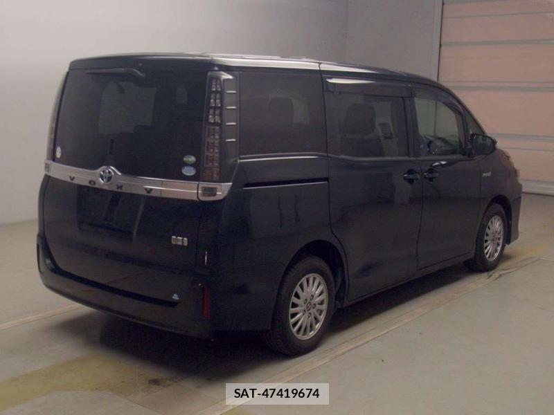 Toyota VOXY 2015 6920686-1