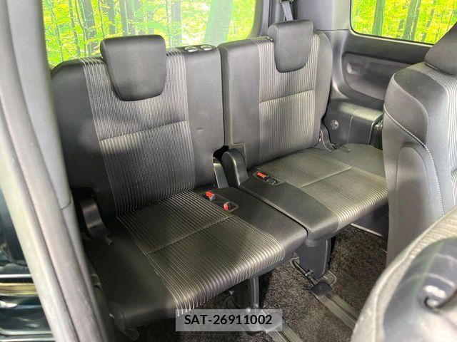 Toyota VOXY 2019-06 6915158-9
