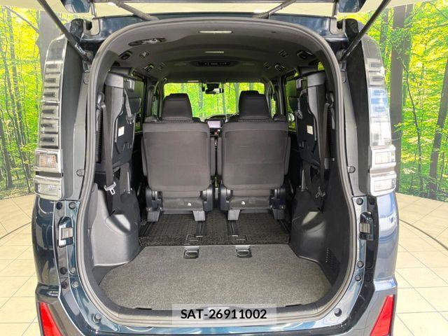Toyota VOXY 2019-06 6915158-10