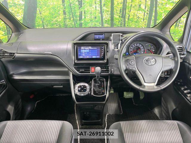 Toyota VOXY 2019-06 6915158-1