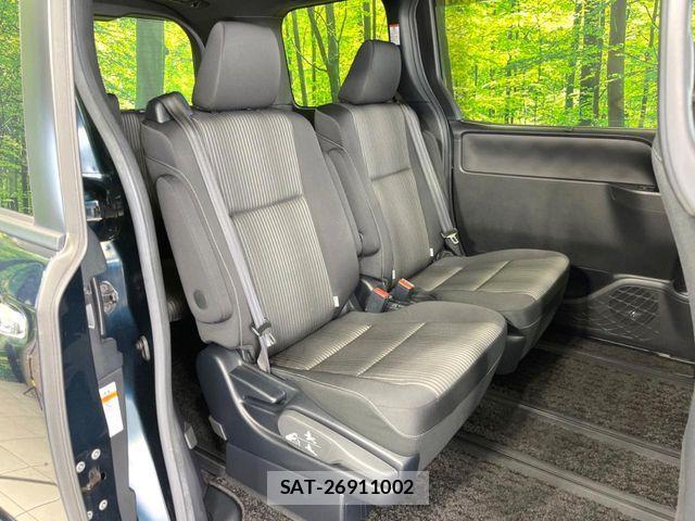 Toyota VOXY 2019-06 6915158-8