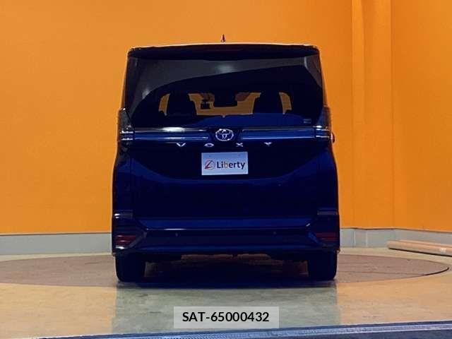 Toyota VOXY 2023-03 6915102-10