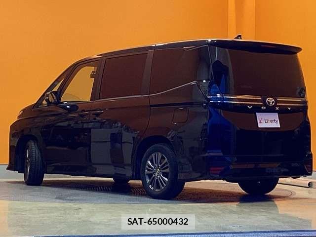 Toyota VOXY 2023-03 6915102-11