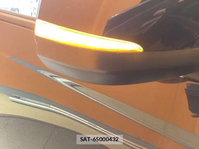 Toyota VOXY 2023-03 6915102-12