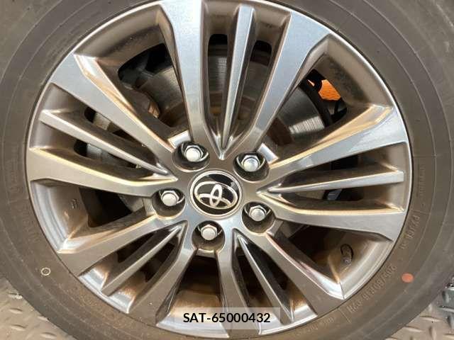 Toyota VOXY 2023-03 6915102-16