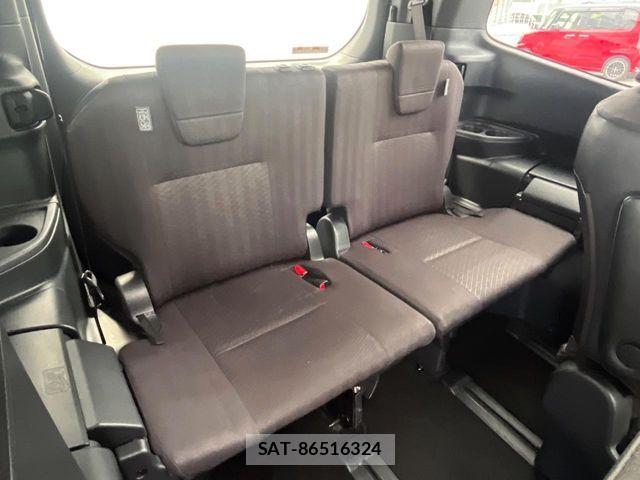 Toyota VOXY 2022-02 6915106-11