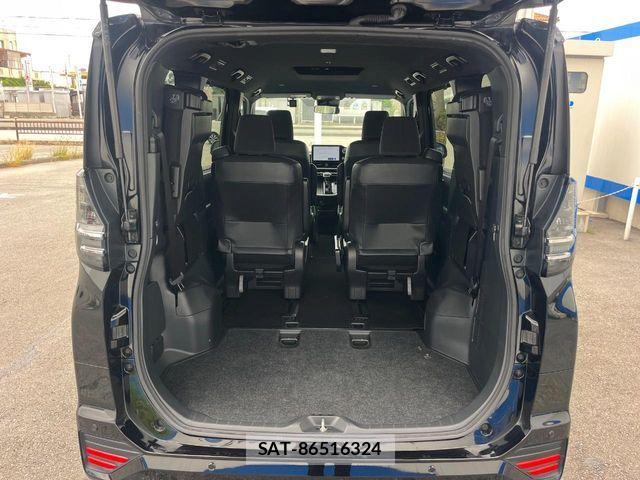 Toyota VOXY 2022-02 6915106-12