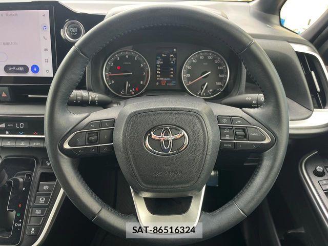 Toyota VOXY 2022-02 6915106-13