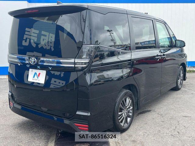 Toyota VOXY 2022-02 6915106-19