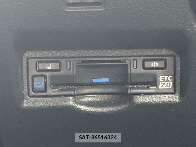 Toyota VOXY 2022-02 6915106-7